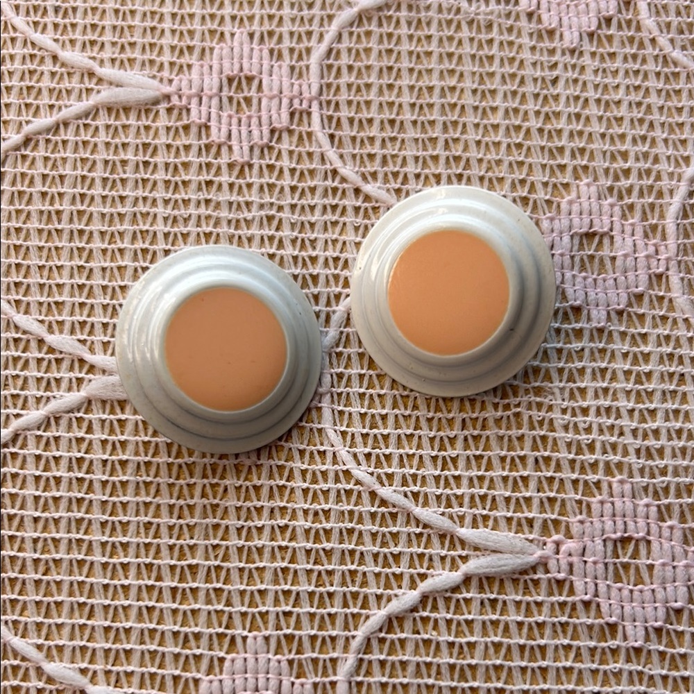 Vintage White and Tan‎ Button Earrings